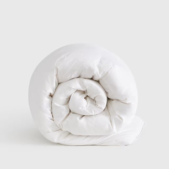 NWOT QUINCE Premium Down Comforter All Season Full/Queen 1076 - Picture 1 of 10